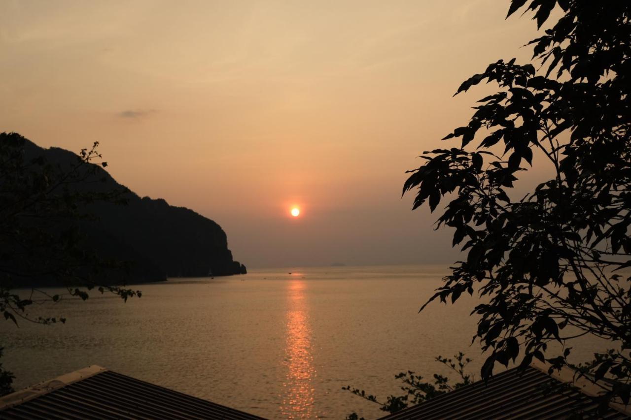 Phi Phi Seaside Bungalow Exterior foto